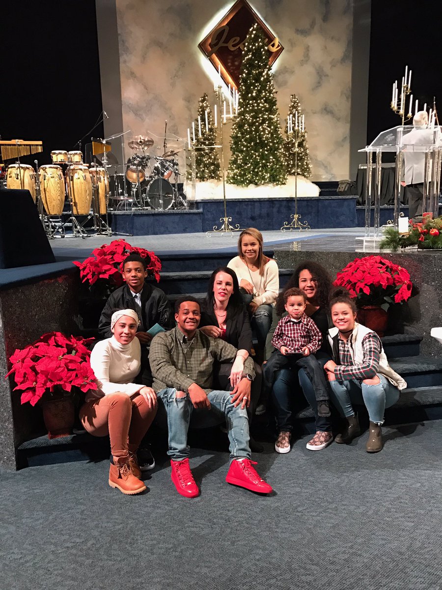 makkkcannon's tweet photo. don't forget why we celebrate it 😎🙏💟 Merry christmas everybody https://t.co/qtjP5i6v8Y