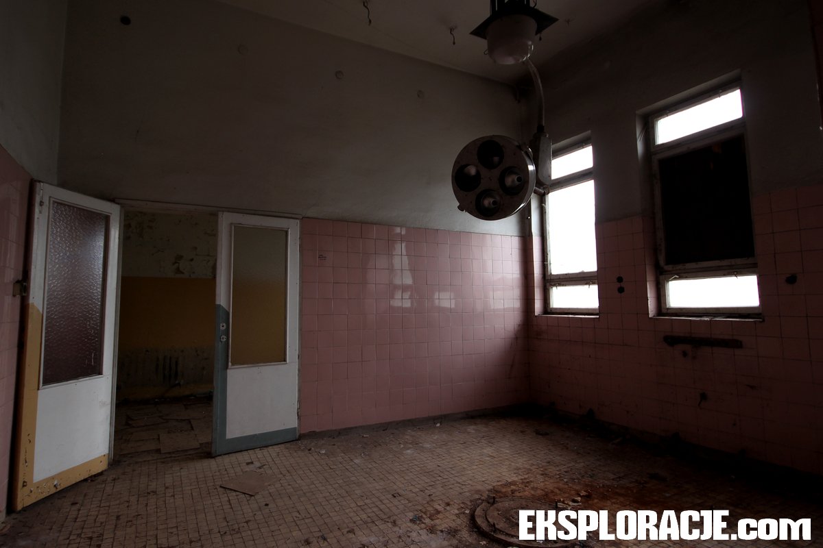 #abandonedplaces #abandonedhospital #urbex #urbanexploration #polishurbex #photography #darkness