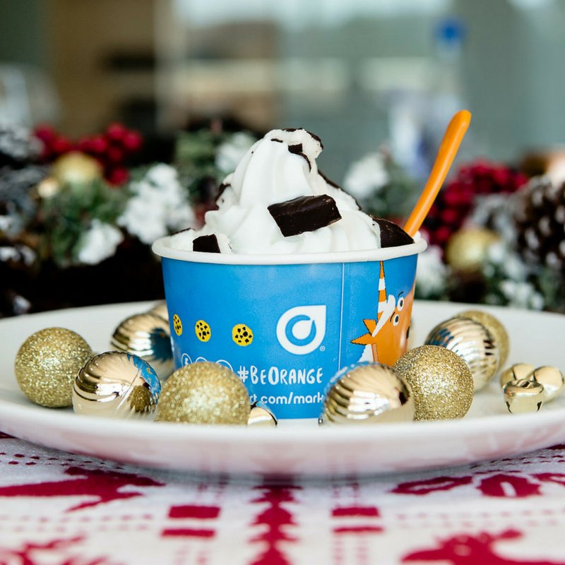 OrangeLeafSTNY's tweet photo. From our family to yours, Merry Christmas and Happy Holidays! https://t.co/sIO3dVlWVx