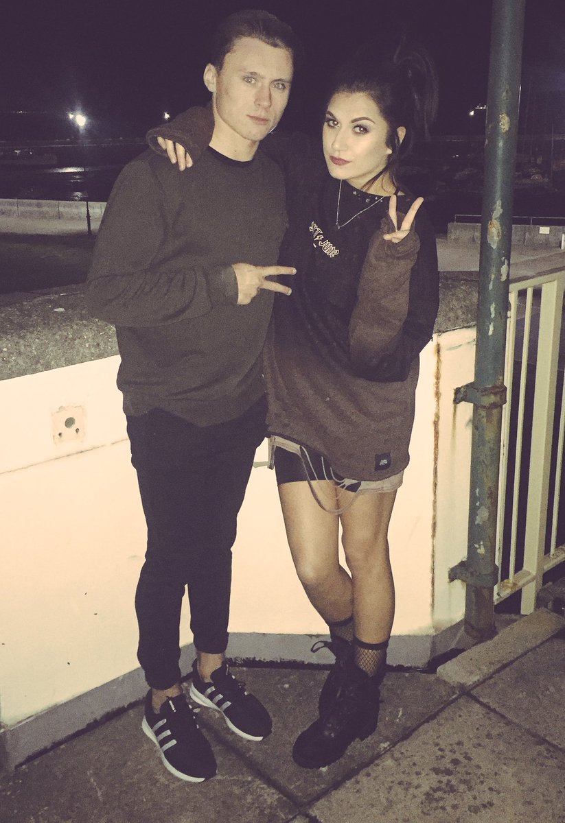 Hope you've all had a wicked Christmas and ate far toooooo much. Merry Christmas from us. FLN ✖️<a href="/_KeelanLayton_/">KeelanLayton_Official</a> <a href="/Parisa/">P A R I S A</a>