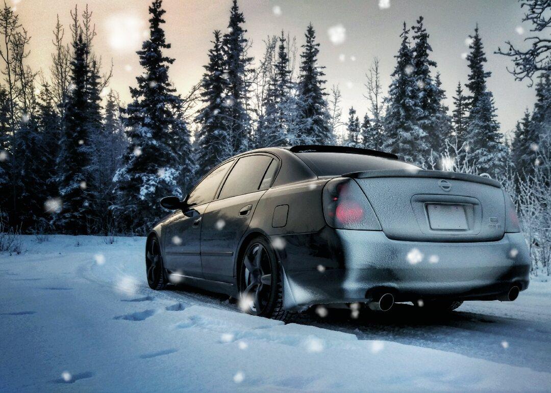 Devilhawk17's tweet photo. Merry Christmas to all!!! @NissanUSA @NISMO_USA #AlaskanAltima #EvilSER #Nissan #Altima #SER #Alaska #snowing https://t.co/cP5OeSKzS2