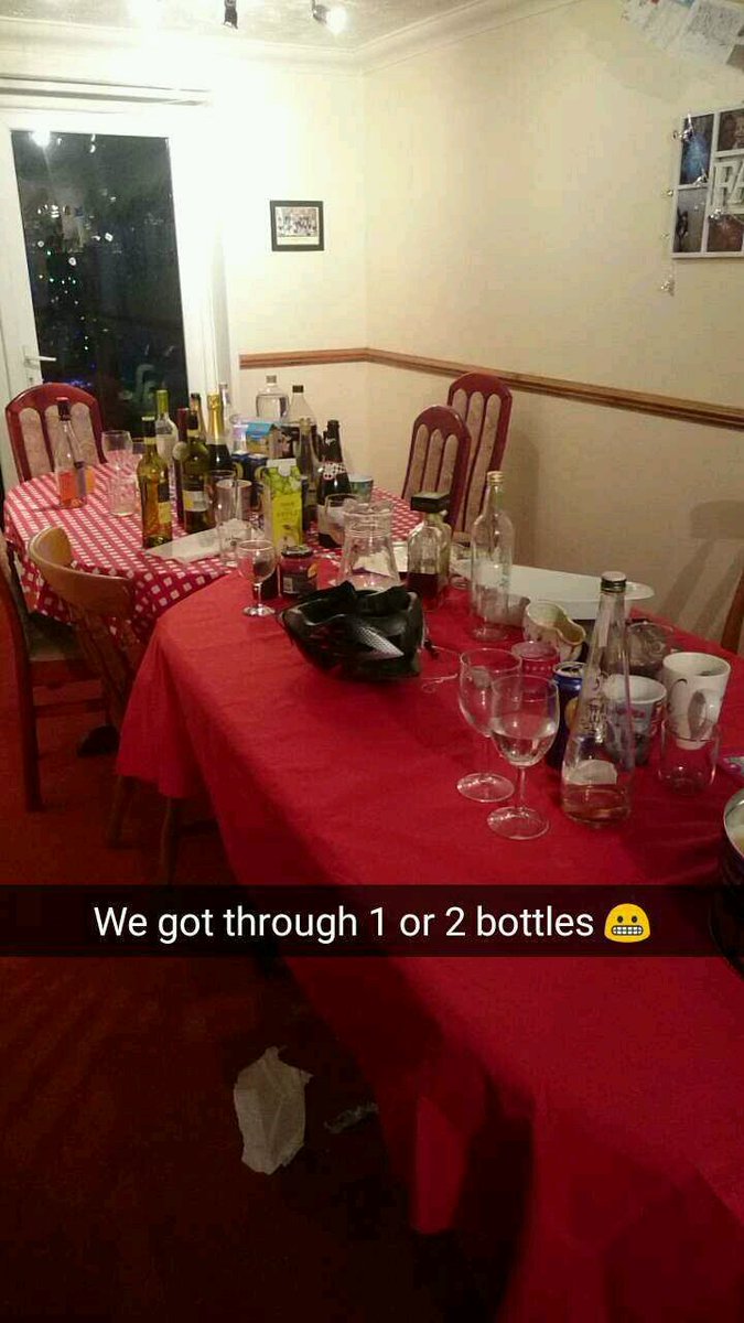 amy_clz's tweet photo. What a day! Happy kids, too much food, not enough drink - a totally fab #christmas #mission #cleanuptomorrow https://t.co/pckkunylGD
