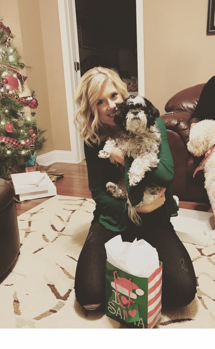 Heathanneb's tweet photo. Merry Christmas from my fur baby and I! ❤️❤️🎄 https://t.co/FWHP002GGL