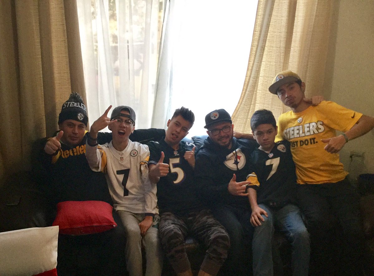 daniel_albarr77's tweet photo. @FOXImpactoNFL todos steelers y yo cuervos #ravens #steelers https://t.co/eTX48E9cZk