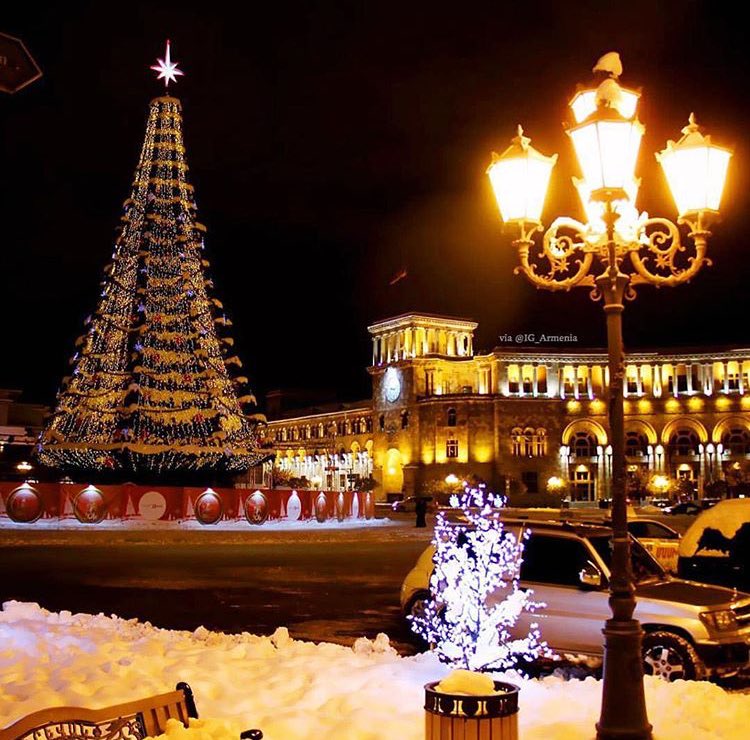 This is what Christmas in Armenia looks like!🎄❤🇦🇲