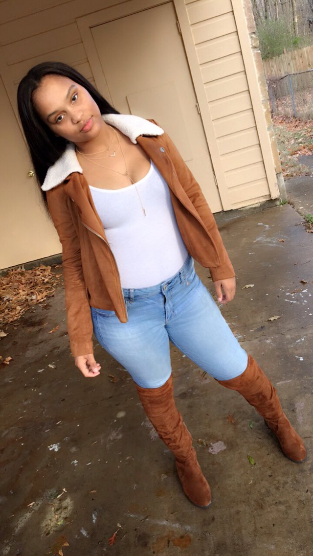 QuaylaHisFav's tweet photo. Aye, merry Christmas 😘 https://t.co/E5Zv59K5Ja