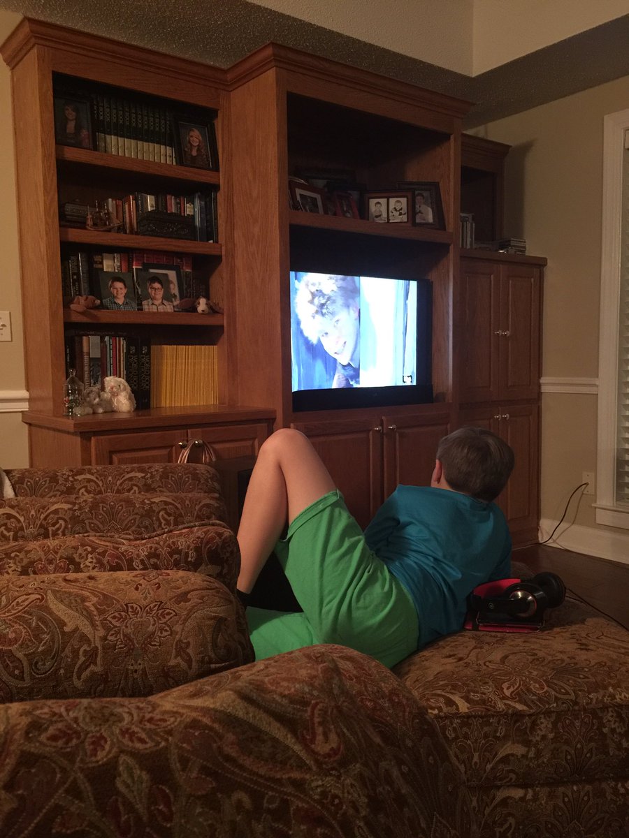 rpovlacs's tweet photo. @pamelaclaire15 Did Mom and Dad Fenn let you watch A Christmas Story? #fargus https://t.co/2RIbZypsDp
