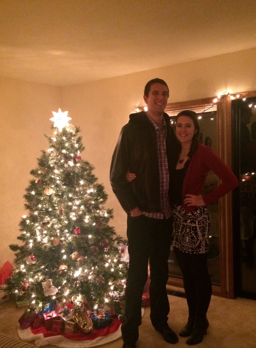 beckyykurtz's tweet image. Merry Christmas from the Kurtz fam! 🎄#EOS2GETHER