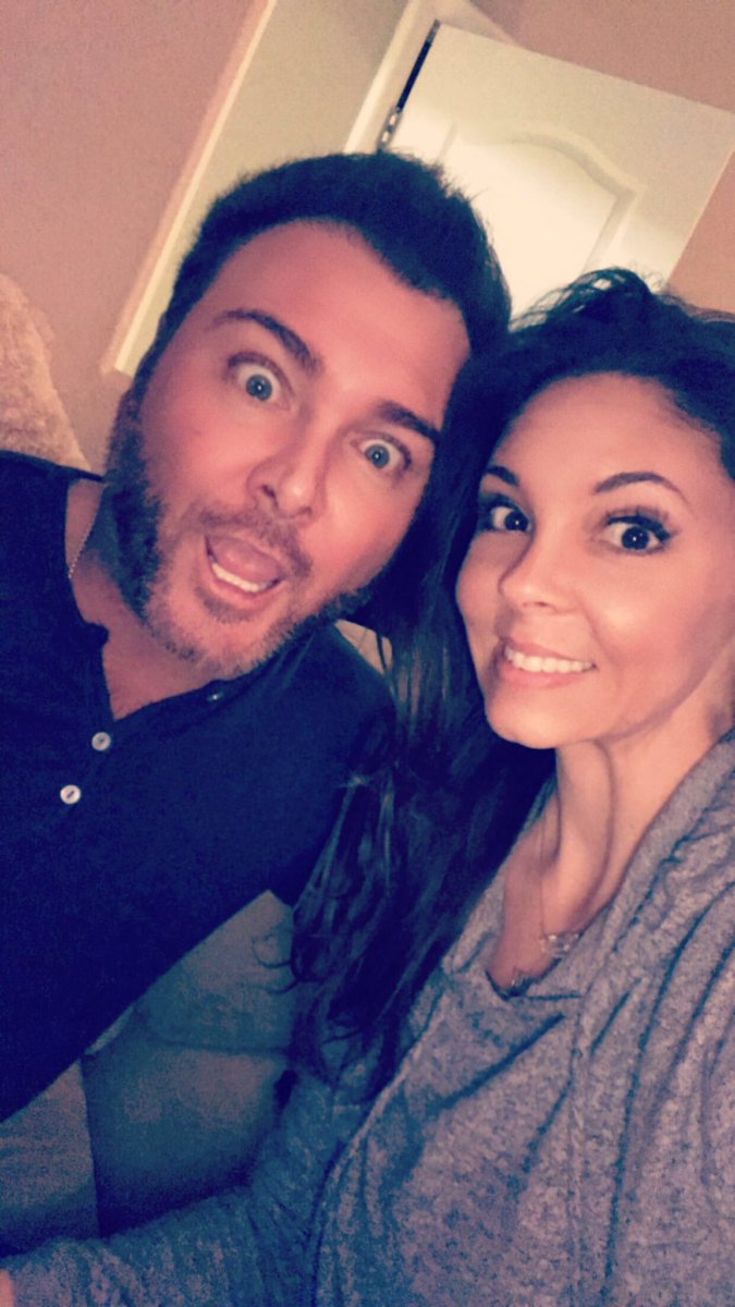 TheMegsLV's tweet image. When u try to take a normal photo #NotThisGuy