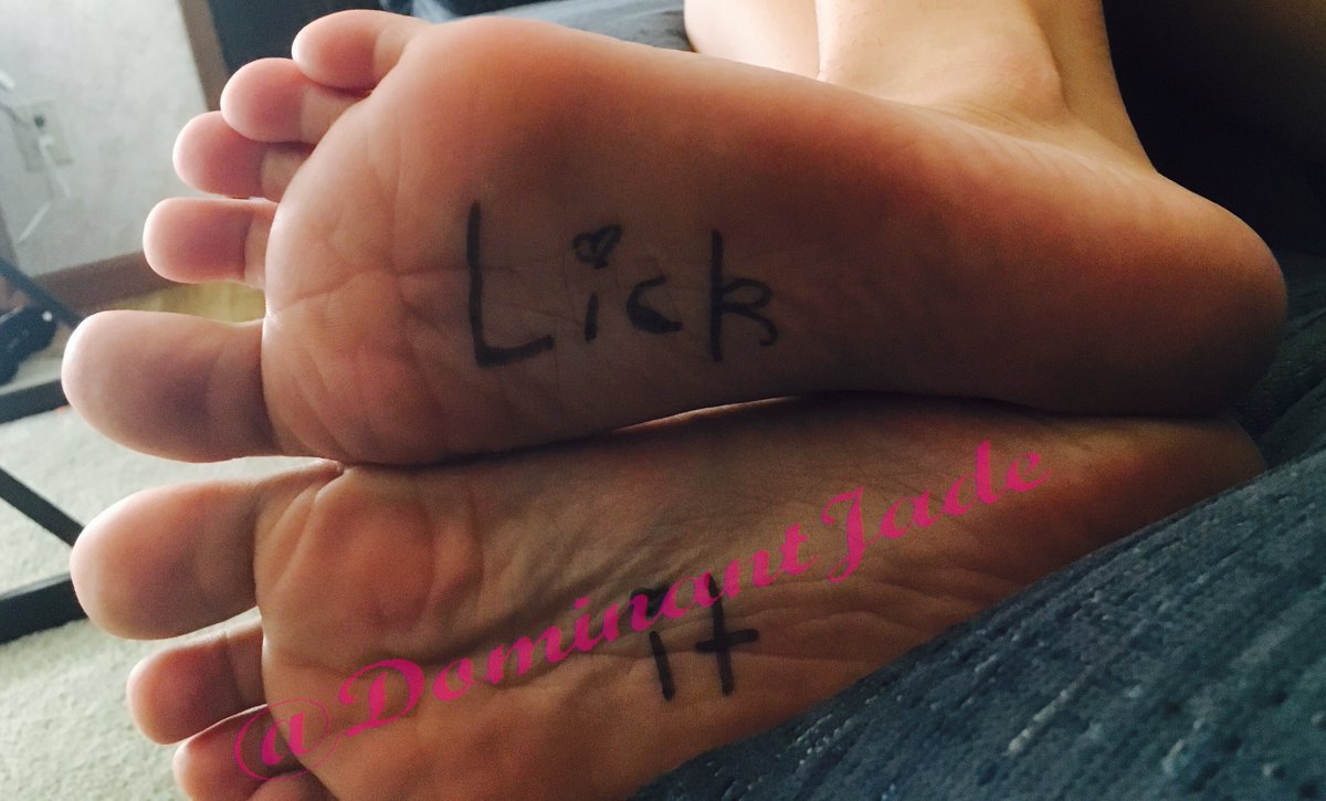 dominantjade's tweet photo. #RT if you want to lick my divine #feet  #findom #pathetic #worship @RT_Loser_slave @RTPayPig @RTsubby 
  @RTbitchM @slave_RT @rtserf https://t.co/PaZM3fdp03