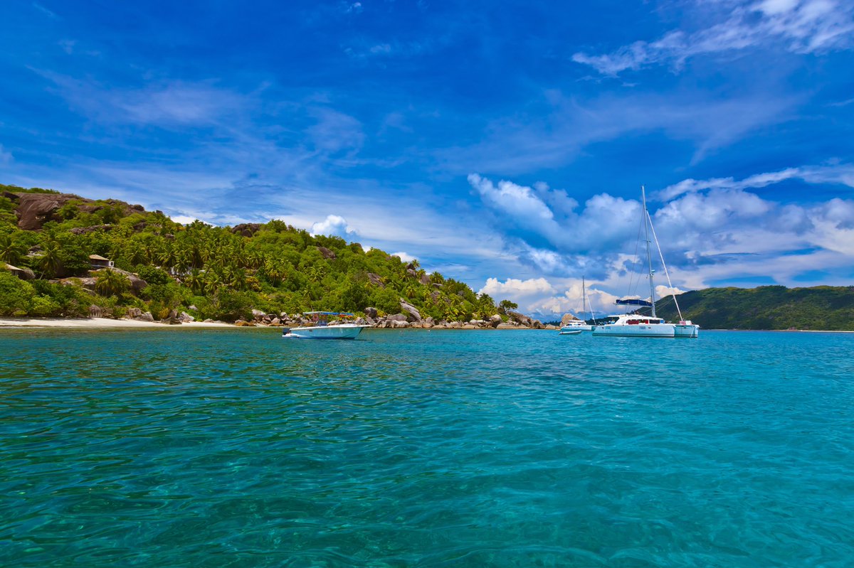 PangiaBeach's tweet photo. Merry Christmas from the beach in Seychelles
#PangiaBeach #MerryChristmas   #ResidentialEstate #LuxuryApartments #Homes #LuxuryRealEstate https://t.co/kMzjGwOQwi