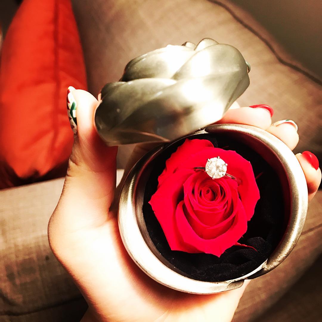 abigailchilton's tweet photo. this Christmas, i said yes. https://t.co/jIB985ujGT
