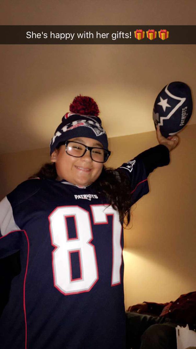 AragonMo's tweet photo. @RobGronkowski "BEST CHRISTMAS EVER!" Juliana's most favorite Christmas gift! ❤️🏈💙 https://t.co/fttBhYKiEJ