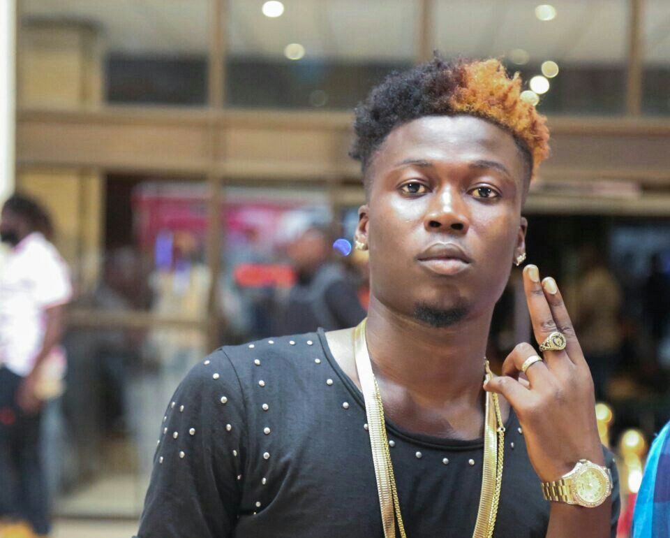 obedboafogh's tweet photo. Wisa thrills #Rapperholic2016 after missing out on Citi FM’s #D2R2016 https://t.co/ijlpmpytC2 https://t.co/RbhEMw5sD3