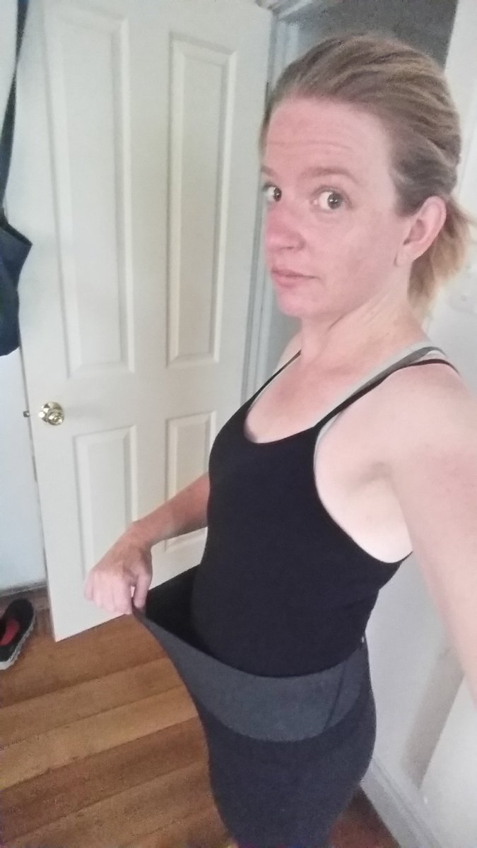 Jolikestowrite's tweet photo. TFW even your running pants are getting loose 😎💪
#noticingchanges
#feelgreat
#justkeeprunning
@MyPeakChallenge @SamHeughan @auspeakersmpc https://t.co/KZQER3jzXp