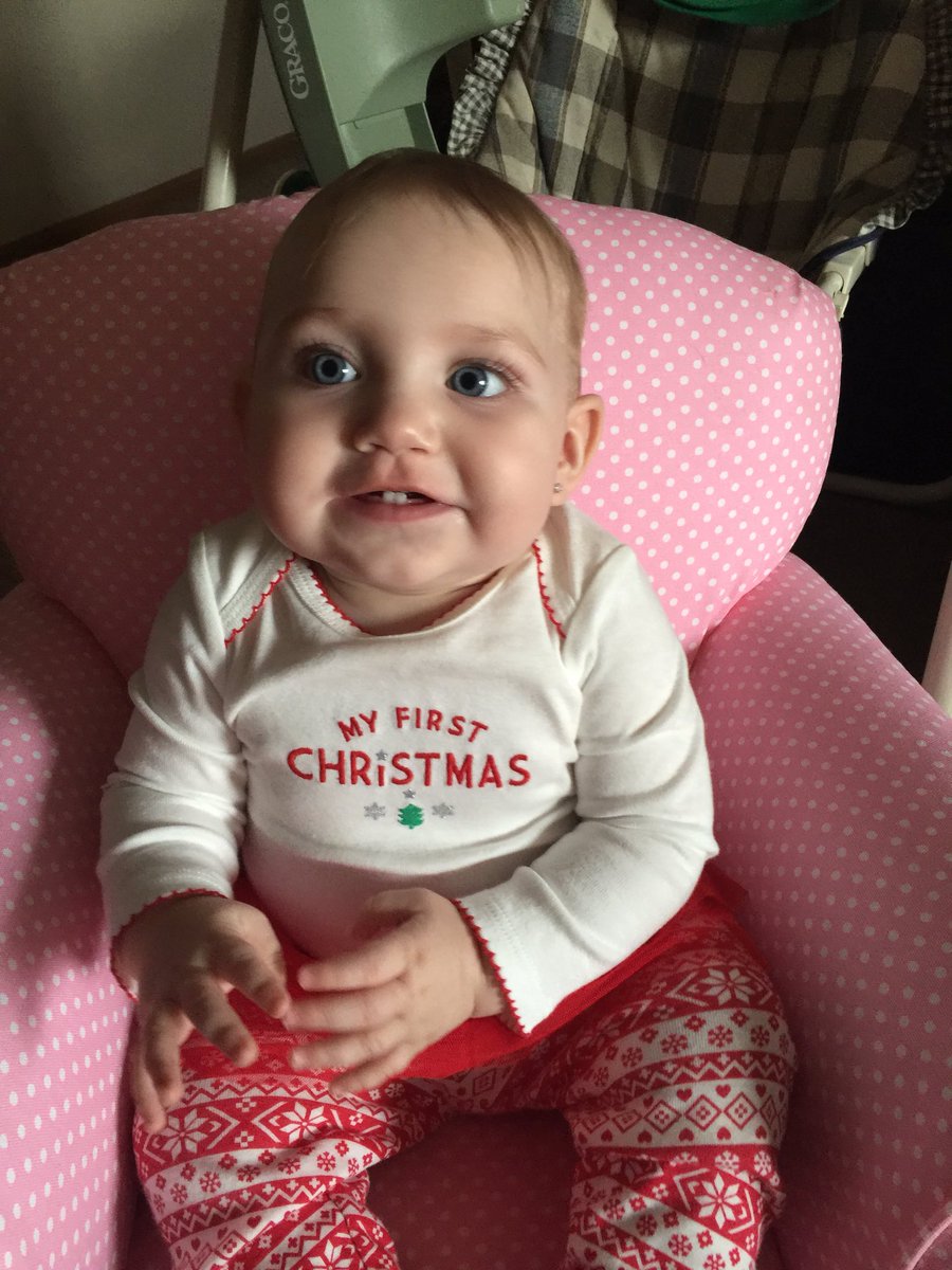 EchelonOhio's tweet photo. Aurora's first Christmas. Love her so much..😘😍😍😘 https://t.co/u8cPo9i6u3