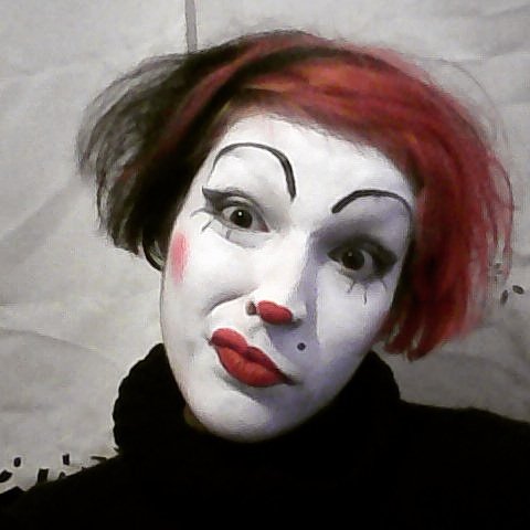 olive_it_'s tweet photo. #merryxmas from a #clown https://t.co/w9DgQTcpp4