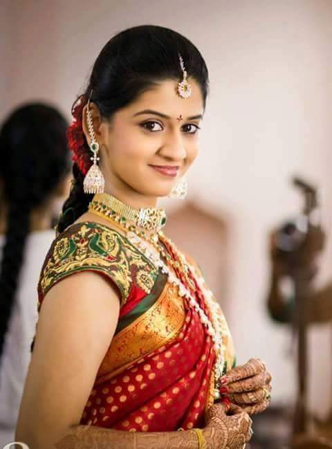 303meena's tweet photo. கண்களால் பார்க்க மட்டுமே முடியும் என எண்ணியிருந்தேன்.. ஈர்க்கவும் முடியும் என்பதை உன் கண்களைக் கண்ட பின்பு தான் கண்டு கொண்டேன்.. https://t.co/DR0mN6EUqk
