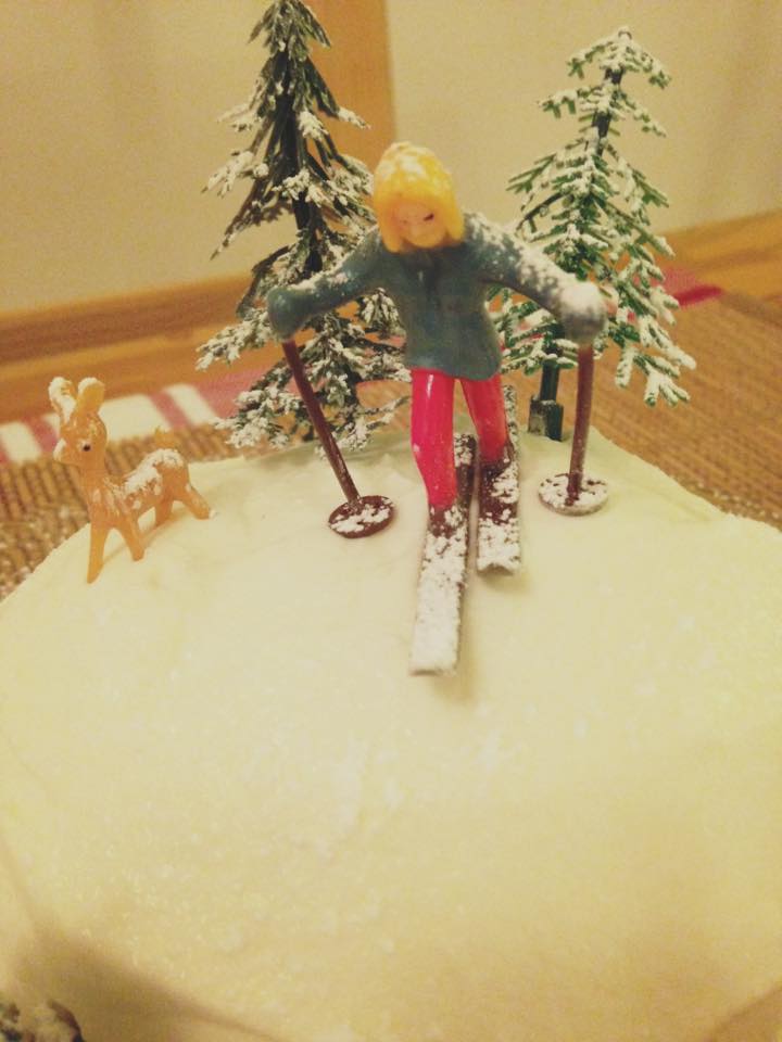fortori3's tweet photo. #christmascake, #cake, #skier, #mountaincake, #skiercake https://t.co/TNtuW5jYSK