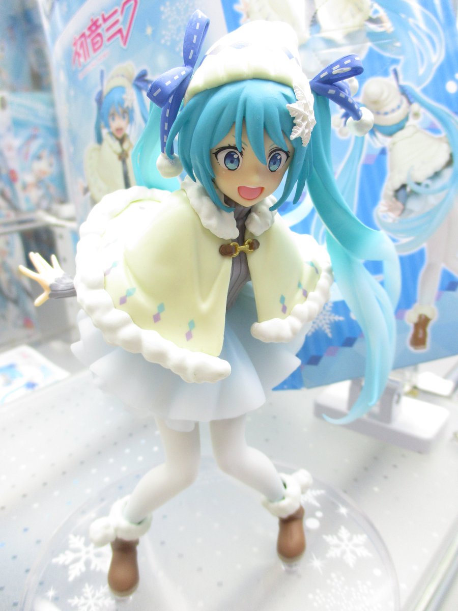 セガ水沢 A Twitter 初音ミク フィギュア オリジナル冬服ver 東北の寒さにも負けず もこもこが可愛いらしい冬服ミクちゃん グラデーションの髪が美しいです U ｪ U 人気商品で残りわずかとなっております お早めにどうぞ