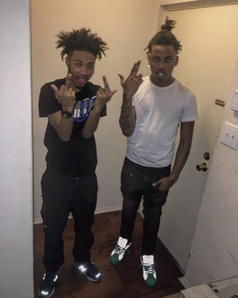 ohthatsrico's tweet photo. You know I only hang with gang 💰💯 @Insane4Stackz https://t.co/lb8nj4kUnI