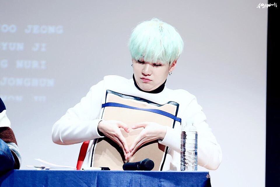 __BTS__YTJ__'s tweet photo. ポロワ増やしたいので久々タグ!!
🌳はお迎え行きます
必ずポロ馬します〜❕❕

🌸01 受験生 (15)
🌸福島ARMY
🌸ユンギ テテペン ((ユンギ強め
🌸結果的におるぺん

#BTS好きな人と猛烈に絡みたいのでこれを見た人はRTしてください 
#ARMYと繋がりたい https://t.co/xGmMQEJtU4