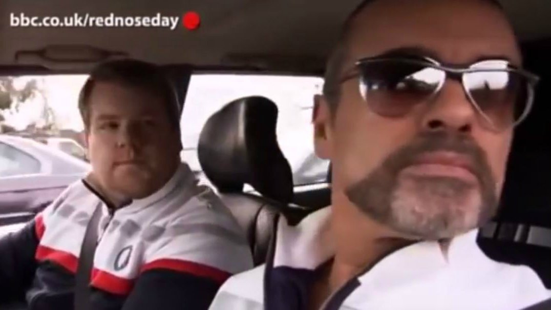 VTMNIEUWS's tweet image. George Michael was in 2011 de allereerste gast in de Carpool Karaoke. bit.ly/2hGwSvl