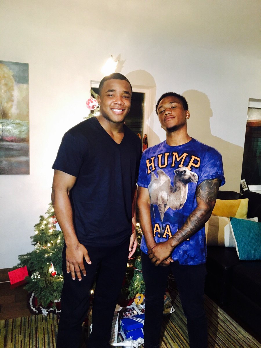 OryanCody's tweet photo. Christmas with my bro 🎅🏿 https://t.co/wdZsHubFdP