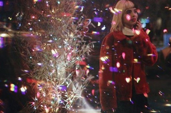 DailyM4rtinez's tweet photo. ♥ Merry Christmas ♥
I hope everyone of you have a wonderful day and enjoy the holidays :) https://t.co/lLYJGYxxD6