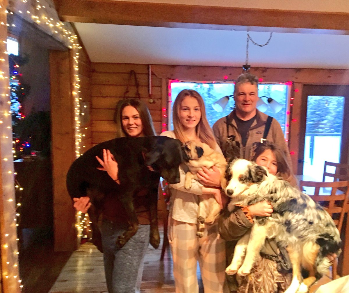 Oakley on Twitter: "Happy holidays everyone from the Oakley Family! hope your celebrations are full of love, wonder, family time, and peace. ❤ https://t.co/eZat5GupXf" / Twitter