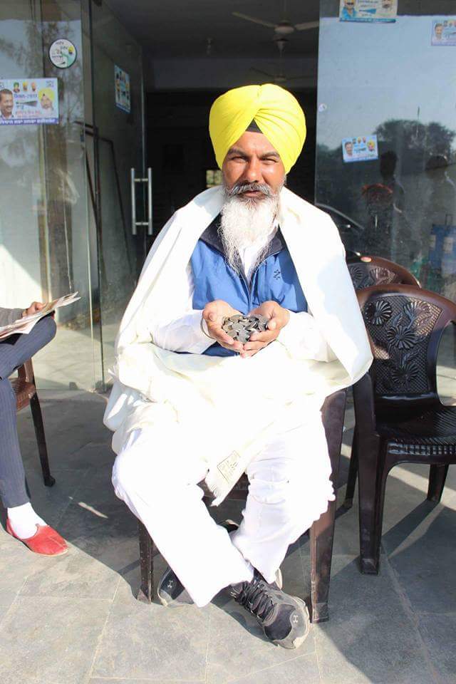 harpreetsamadh's tweet photo. Salute to the person who has given valuable donation to AAP Faridkot candidate S. Gurdet Singh Sekhon. https://t.co/mo7Adqimmo