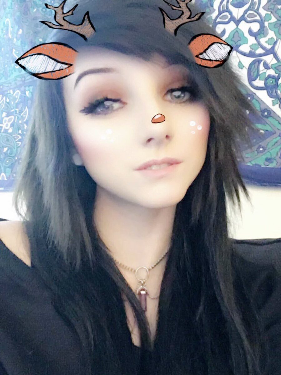 Chocolatewonka1's tweet photo. 🦌🎄🌟 https://t.co/tlIgT8e3S1