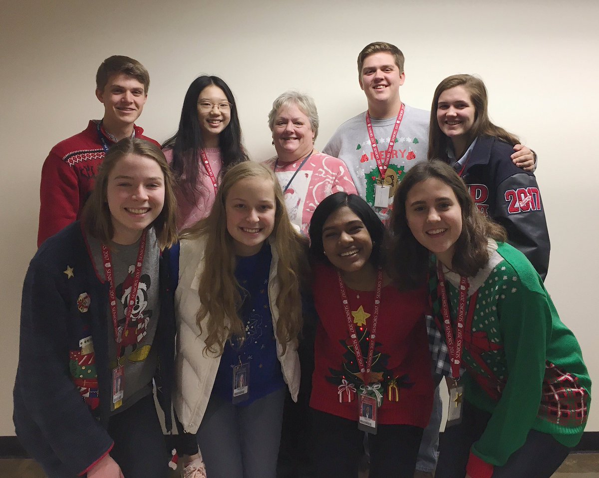JPIIHSNHS's tweet photo. NHS wishes all of y'all a very merry Christmas!🎄 https://t.co/jwjmUIouJt