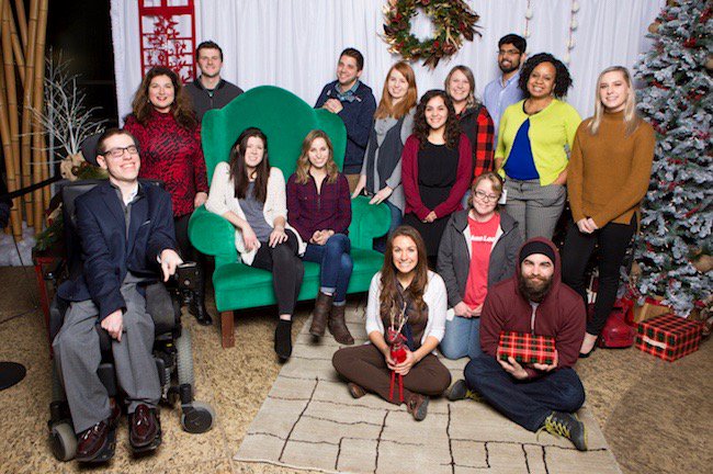 FinanceThebox's tweet photo. Happy Holidays from the Zing Blog Team #buyshares https://t.co/e4FHuR5Yhx https://t.co/zURF5Q4IX3