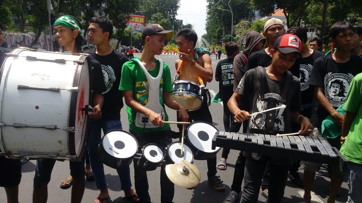 BonekSukolilo's tweet photo. #ParadeBelaPersebaya https://t.co/KszXnfOX6b
