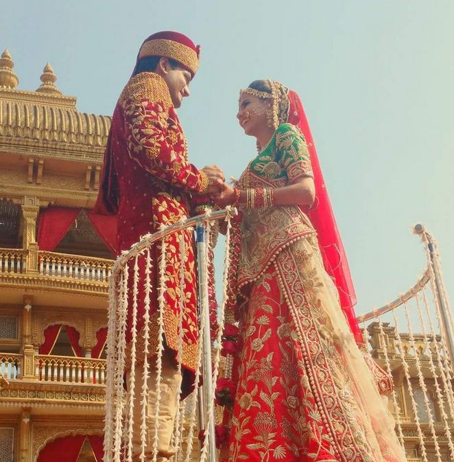 tellychakkar's tweet photo. #Tellychakkar wishes the lovely couple @vrinda_90 and #BhavinMehta a very Happy Married Life <3. https://t.co/n0Z5SukR7C