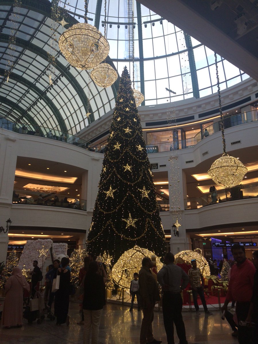 AlysonMarina's tweet photo. @Canada merry Christmas from Dubai. https://t.co/shZTcC43mm
