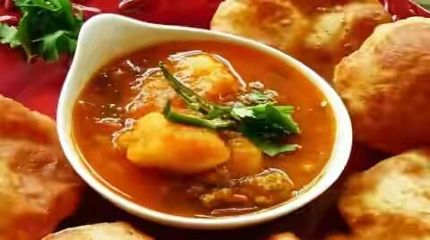 Foodie_Delhi's tweet photo. #PooriAloo
#WhereToTry #Delhi : Chaina Ram in Chandni Chowk, Tewari Sweets in Lajpat Nagar and Shyam Sweets at Chawri Bazaar https://t.co/Iuu7QyqEcx