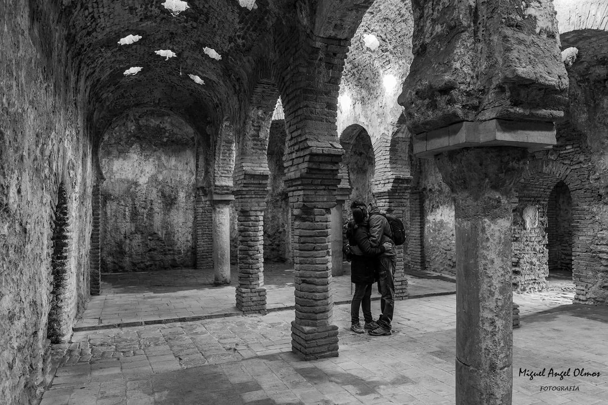 OlmosFotografo's tweet photo. Amantes de Ronda
#Ronda #Andalucia #BañosArabes #Baños #Arables #España #Spain #Blanco #negro #BlancoYNegro #fotografia #B&W #Canon https://t.co/VQYiVnlBsr