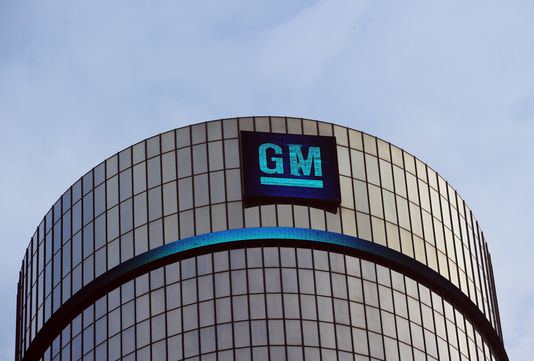 Viaautomobile's tweet photo. La sanction es tombée, #GM écope d'une grosse amende !(via @LePoint ) https://t.co/BJQhLK16Lt #generalmotors #automobile #chine #antimonpole https://t.co/Kl79i2ZZ2y
