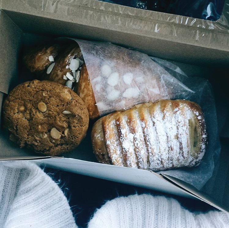 AuBonPain's tweet photo. Here's a present you won't be returning. #Shopping Fuel (📷 cred: threesjubilee) https://t.co/nMa0DVplyd