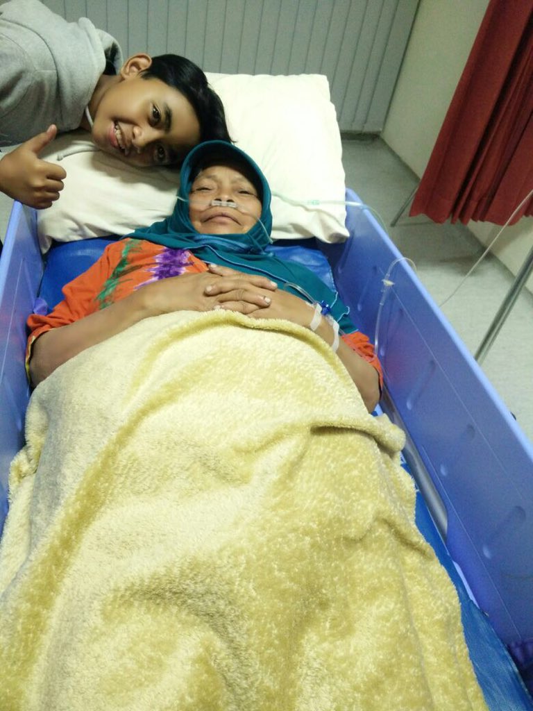 Alhamdulillah nenek saya sudah pulang di antar oleh seseorang dgn keadaan baik, terimakasih doanya smoga d bales alloh swt aminnn trimakasih