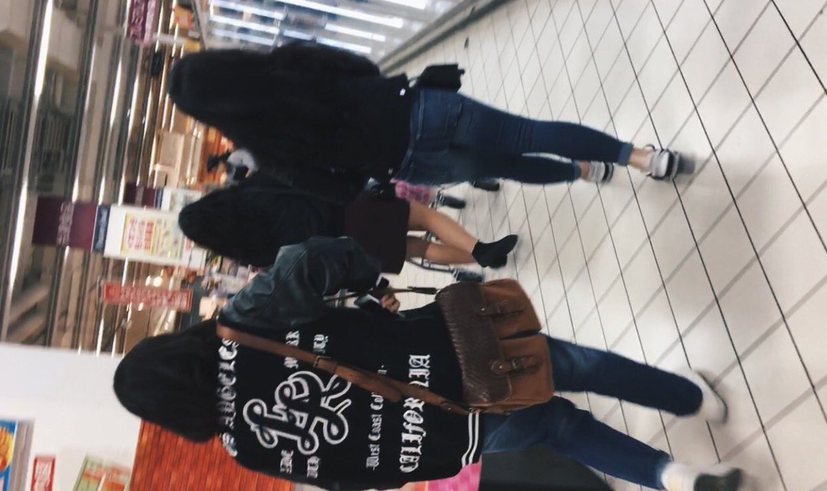 ____iam99's tweet photo. @__iam__emaaa07
買い出しからずっと笑ってた。素敵やぁ〜〜ん。来年のchristmasもいっぱい笑おな🎅🏾✨🎶🎄💃🏽👐🏾🍾🎂💫⛄️🍕🍗🎀
#yesterday #december_25 https://t.co/zFMFiUlc2J