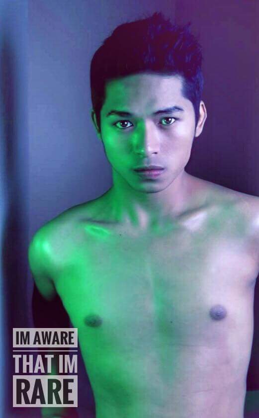 AlvinMiguel1's tweet photo. New hottie finds.  Telco employee daw.
Sino sya? 

#pinoy  #boylet https://t.co/rRkVIKQWyP