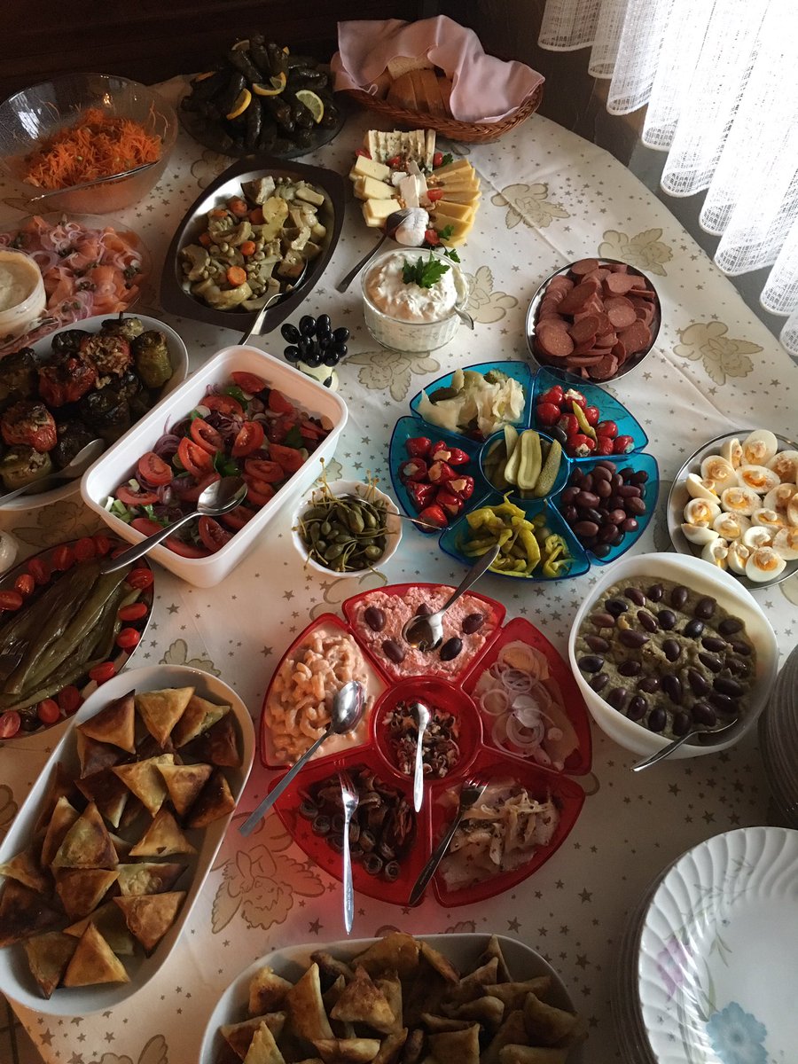 Franidis's tweet image. Griechisches Buffets😋#Weihnachten #Greek
