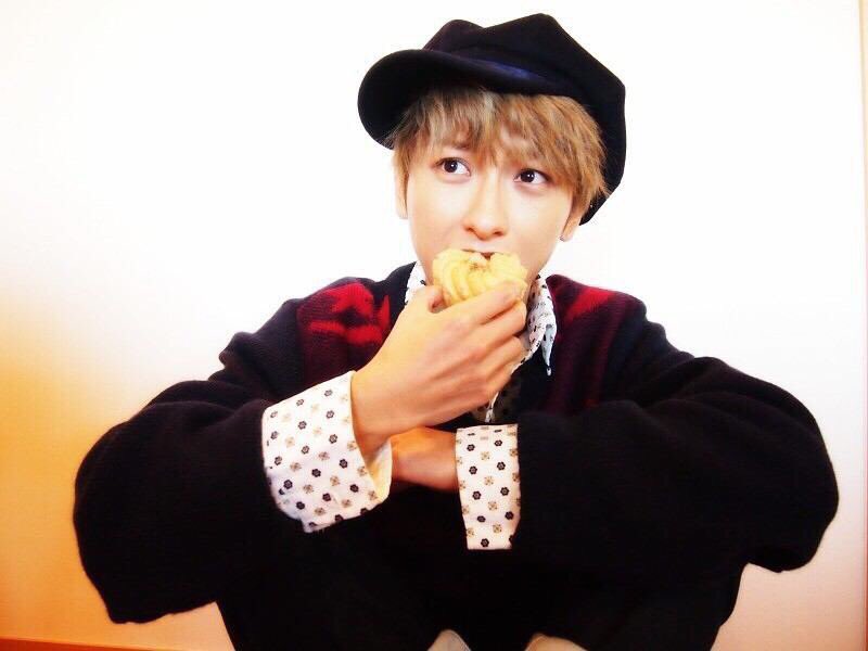 yunataeeee's tweet photo. 與真司郎の知名度は???💙👀💙

0RT ☞ この人誰??💭
100RT ☞ 知ってる😁
300RT ☞ かっこいい!!!
500RT ☞ 王子様みたい♔🌟
700RT ☞ 神を越えた神✨
1000RT ☞ 言葉に表せないほど💋 https://t.co/QbYsHtW89v