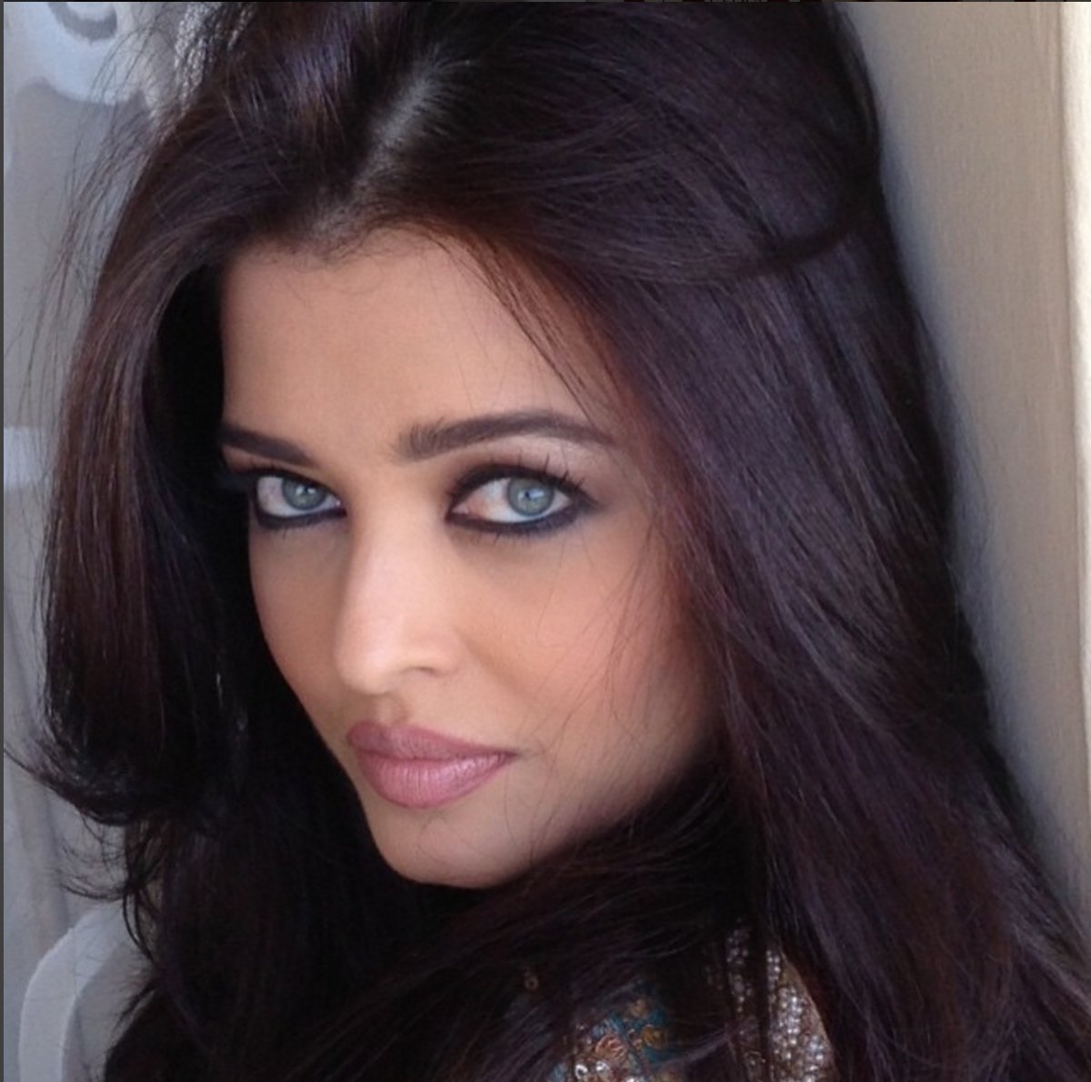rika54411's tweet photo. I vote #AishwaryaRai🔥💎😍👑 for #TBworld2016  @DTopbeautyworld
#AishwaryaRaiBachchan https://t.co/k2RPml7i4f