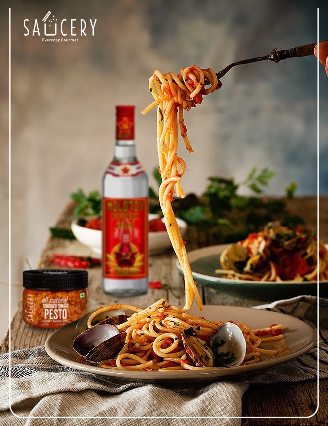 Saucery_India's tweet photo. This holiday season, make your food fun too.. Spike your pasta with vodka and get into the party mood!

#AwesomeSaucery #EverydayGourmet https://t.co/klvTbslOtx