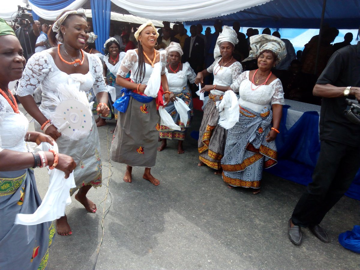 wlbcigc's tweet photo. Urhobo dancers on display.
#PovertyReduction2016 #WLBC #EagleFlightMicrofinanceBank #OritsejaforGiveaway https://t.co/mVdfMMLlAz