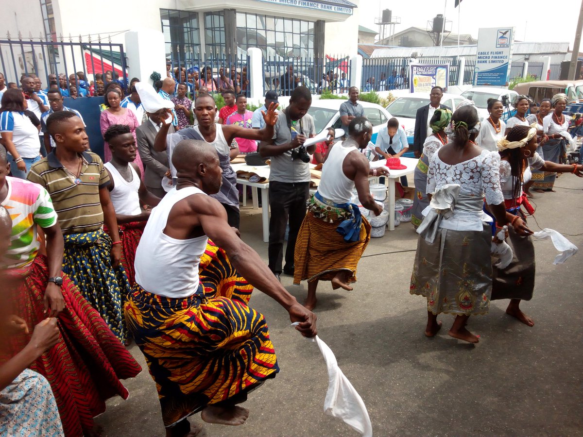 wlbcigc's tweet photo. Urhobo dancers on display.
#PovertyReduction2016 #WLBC #EagleFlightMicrofinanceBank #OritsejaforGiveaway https://t.co/mVdfMMLlAz